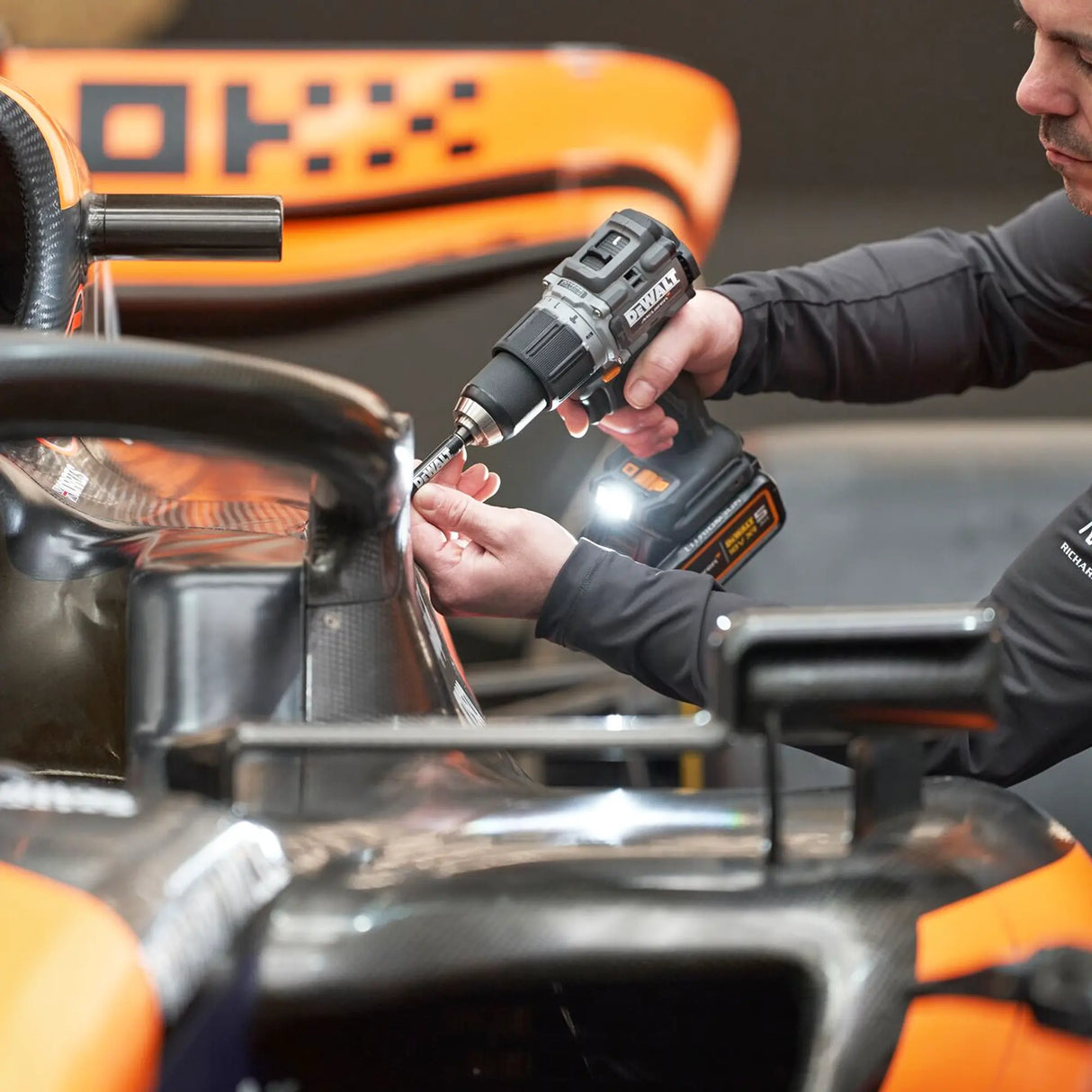 Trapano avvitatore Dewalt McLaren DCD85MP2T-QW 18V 5Ah