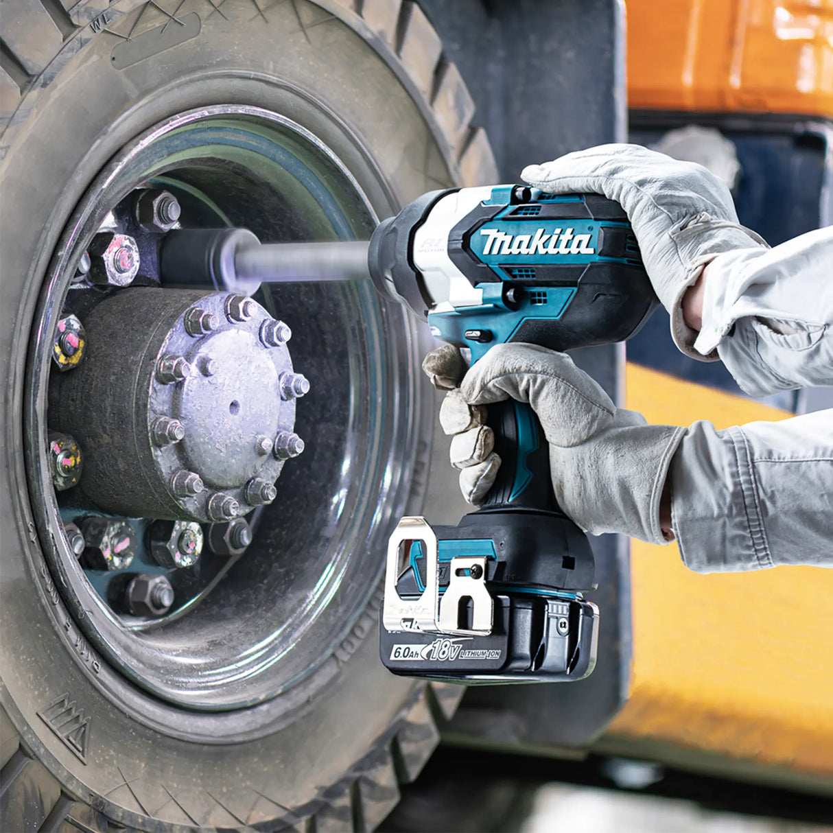 Avvitatore a impulsi Makita DTW1005ZJ 18V