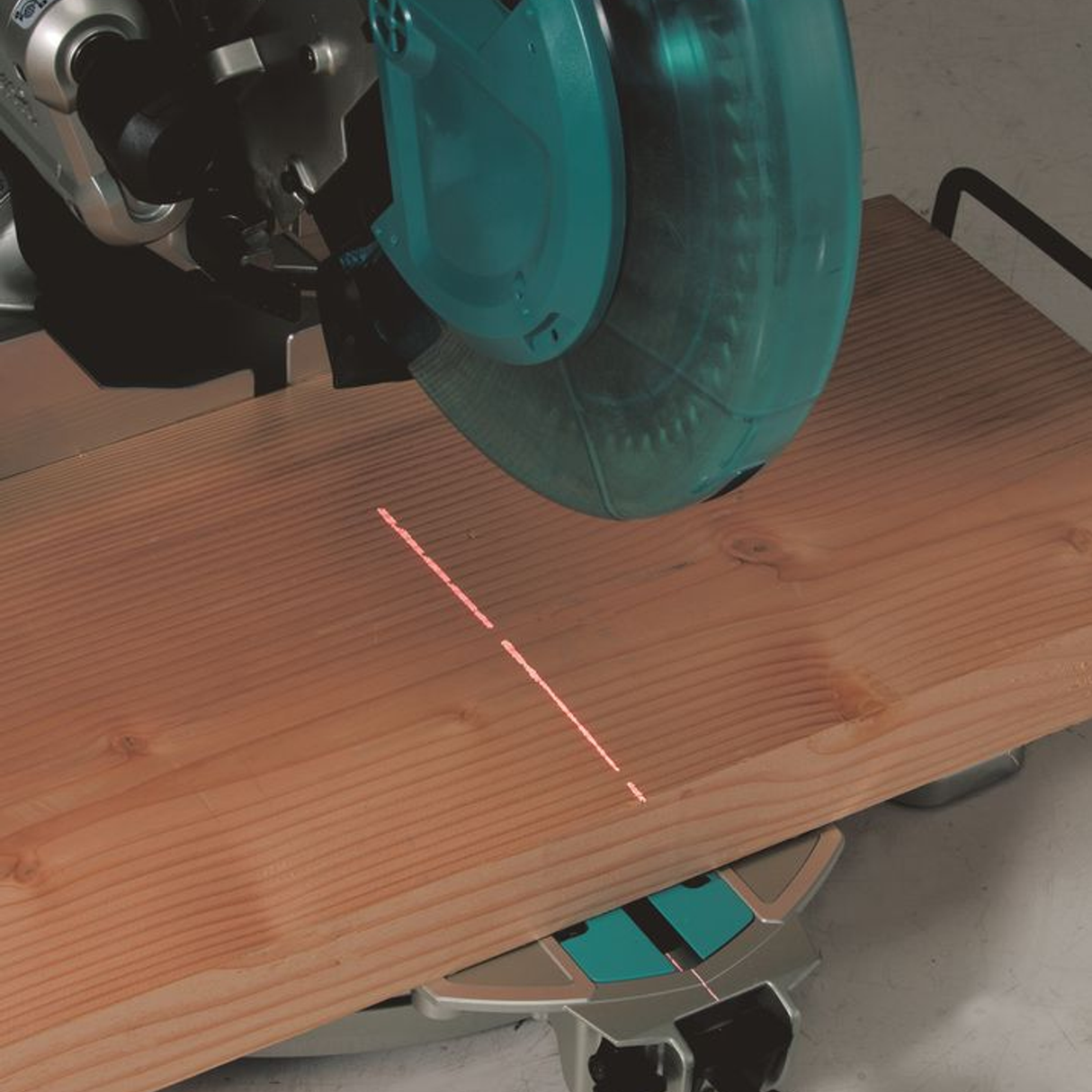 LS1019L - Radial Mitre Saw Makita LS1019L 1510W - Image 9