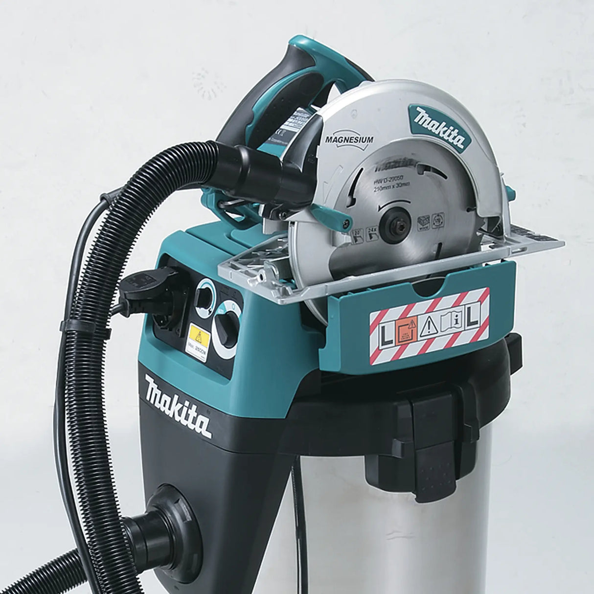 Aspirapolvere a traino Makita VC3210LX1 1050W