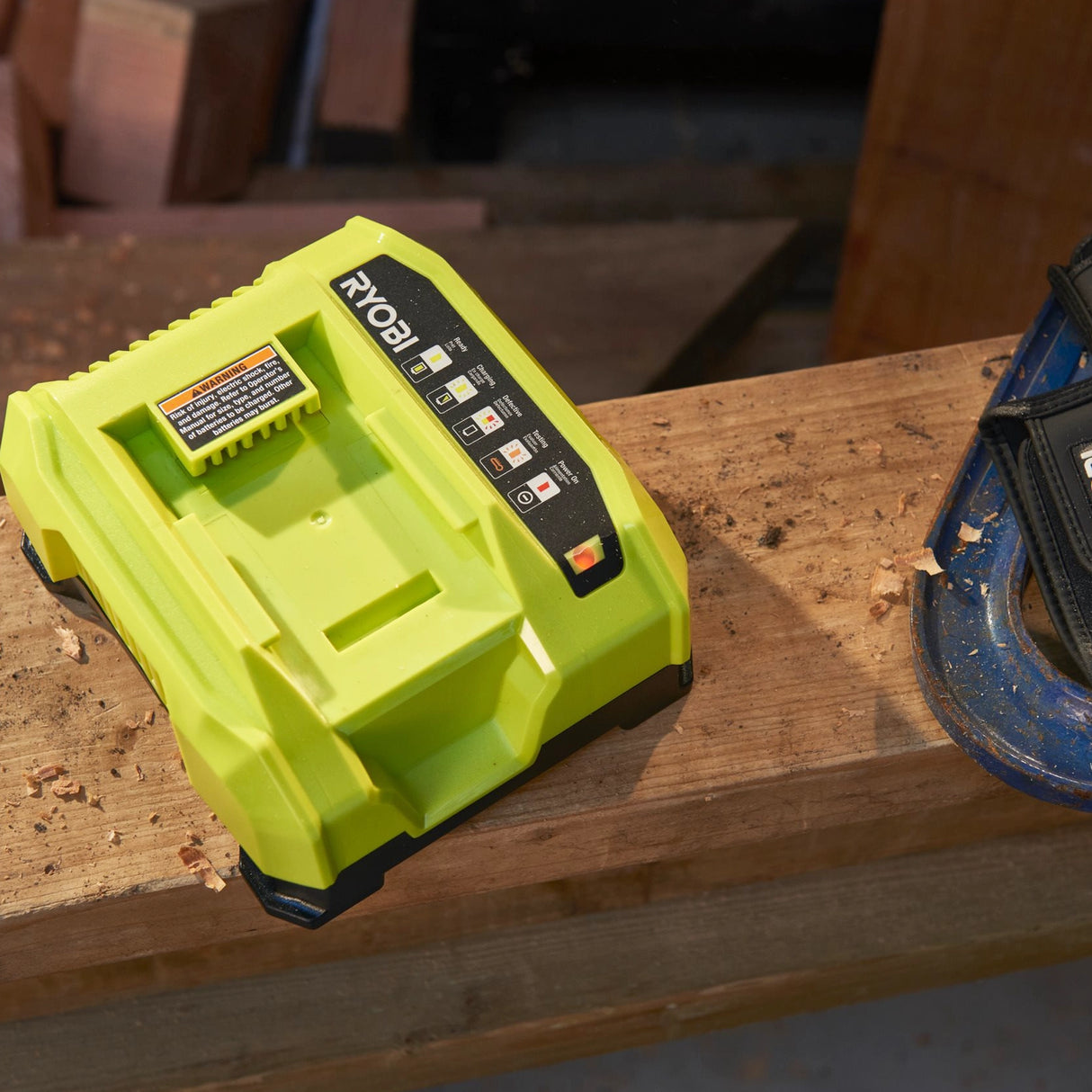 Caricabatteria Ryobi RY36C60A 36V