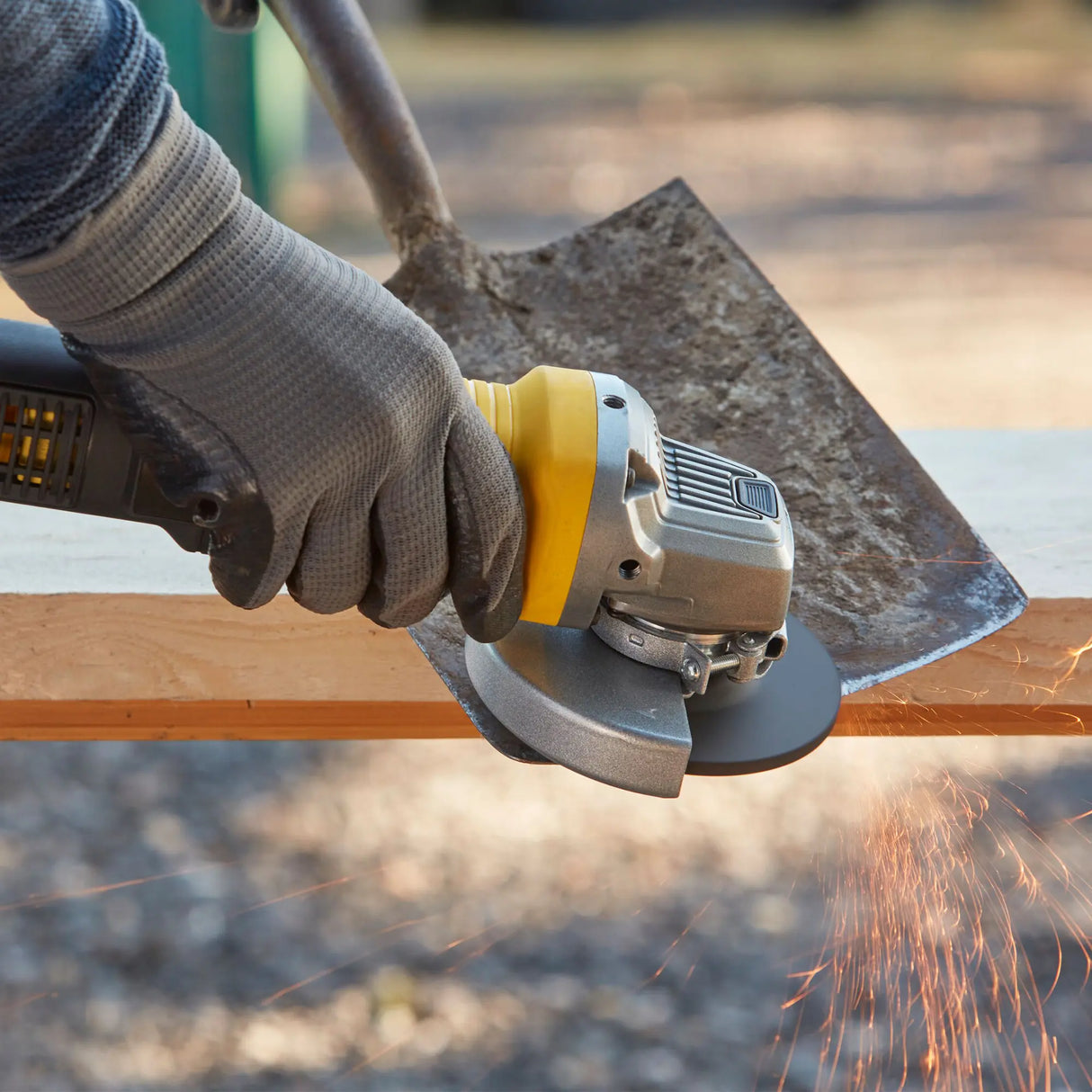 Angle Grinder Stanley FMEG210-QS 850W