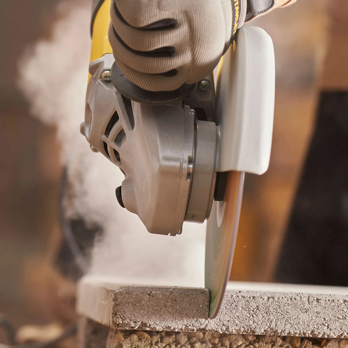 Smerigliatrice Angolare Stanley FMEG232-QS 2000W