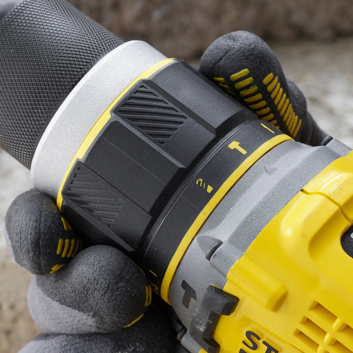 Trapano a percussione Stanley SFMCD721M2K 18V 4Ah