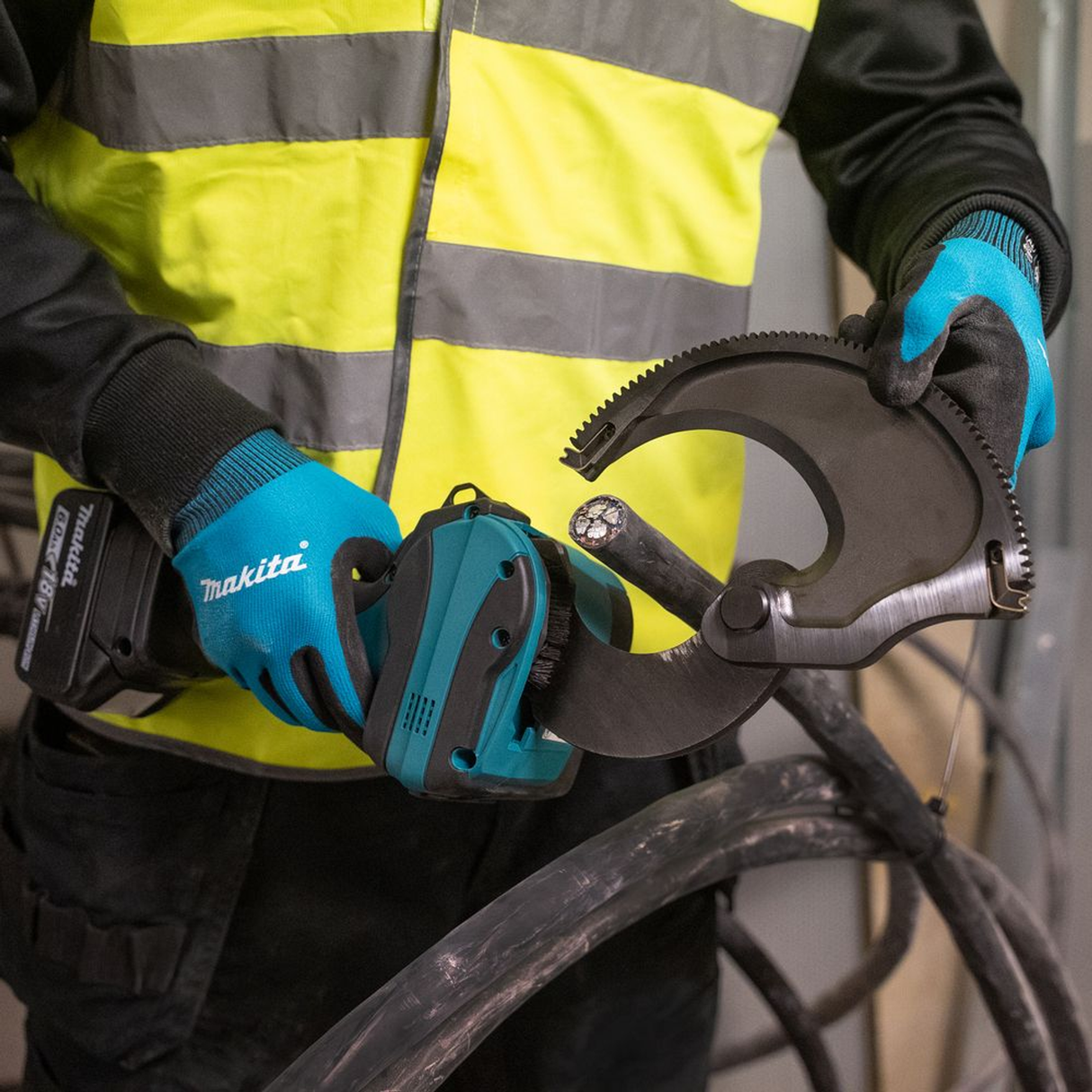 Tranciacavi Makita DTC102ZK 18V